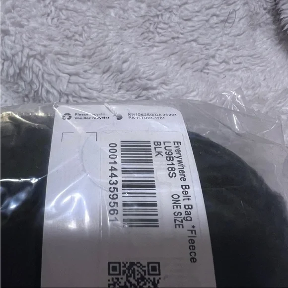 Lululemon Everywhere Belt Bag - Picture 8 of 8